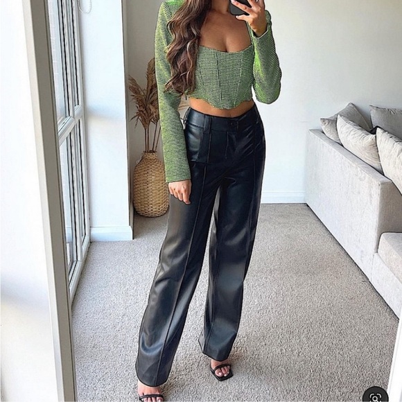 ZARA Black Vegan Faux Leather Pleated Front Pants Size M Blogger Favorite NWT - Picture 3 of 16